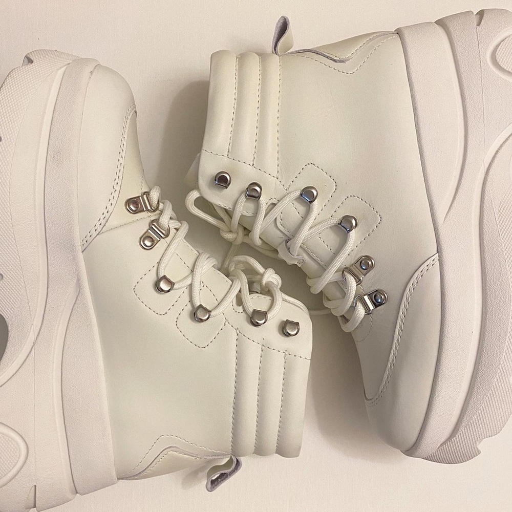 Steve Madden Husky platform white boots - Picture 3 of 4